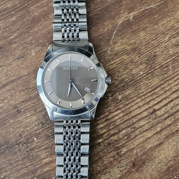 Gucci mens 126.4 quartz watch - Picture 2 of 10